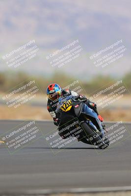 media/Sep-11-2022-SoCal Trackdays (Sun) [[81b7e951af]]/Turn 14 (1130am)/